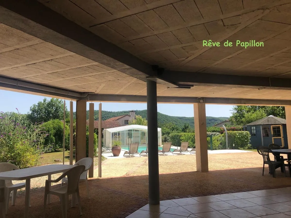Appartement Rez de Piscine, 10 Personnes - RÊVE DE PAPILLON et À L'étage, 5 Personnes - NID D'ÉTOILES, Il s'agit bien de deux gîtes individuels qui sont reliés par un escalier interne, cela permet a une grande famille de louer les deux gîtes Saint-Géry France
