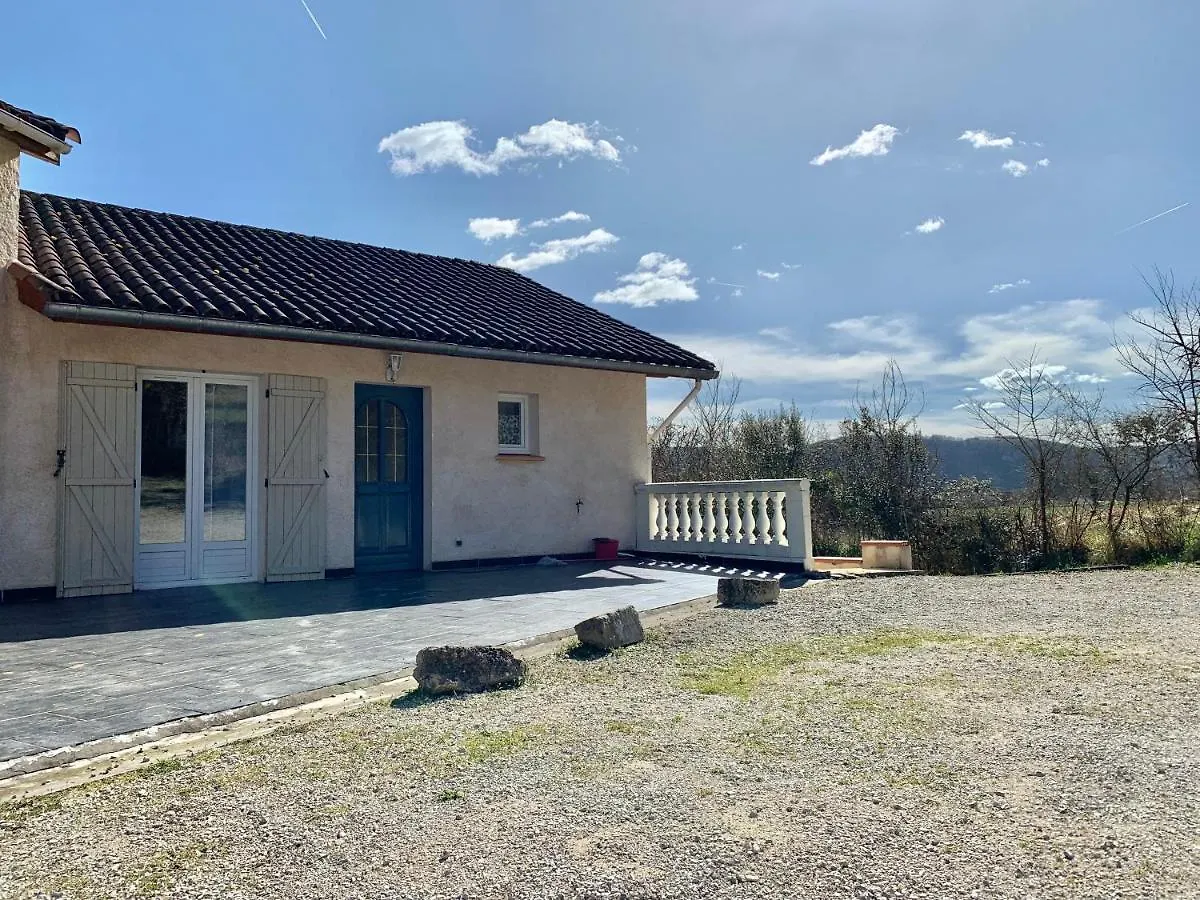 Rez de Piscine, 10 Personnes - RÊVE DE PAPILLON et À L'étage, 5 Personnes - NID D'ÉTOILES, Il s'agit bien de deux gîtes individuels qui sont reliés par un escalier interne, cela permet a une grande famille de louer les deux gîtes Saint-Géry