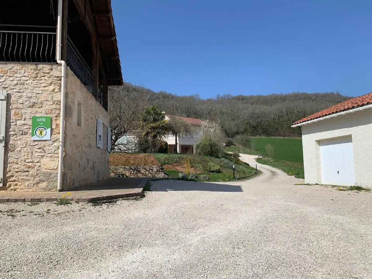 Rez De Piscine, 10 Personnes - Reve De Papillon Et A L'Etage, 5 Personnes - Nid D'Etoiles, Il S'Agit Bien De Deux Gites Individuels Qui Sont Relies Par Un Escalier Interne, Cela Permet A Une Grande Famille De Louer Les Deux Gites Saint-Géry