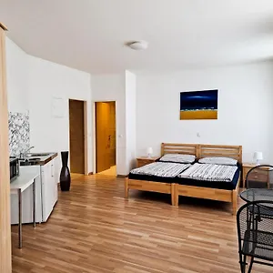https://young-hostel-service.vienna-besthotels.com