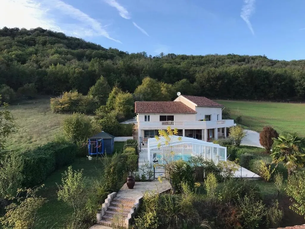 Rêve de Papillon et Nid d'Étoiles: Gîtes Interconnectés pour Grandes Familles Saint-Gery