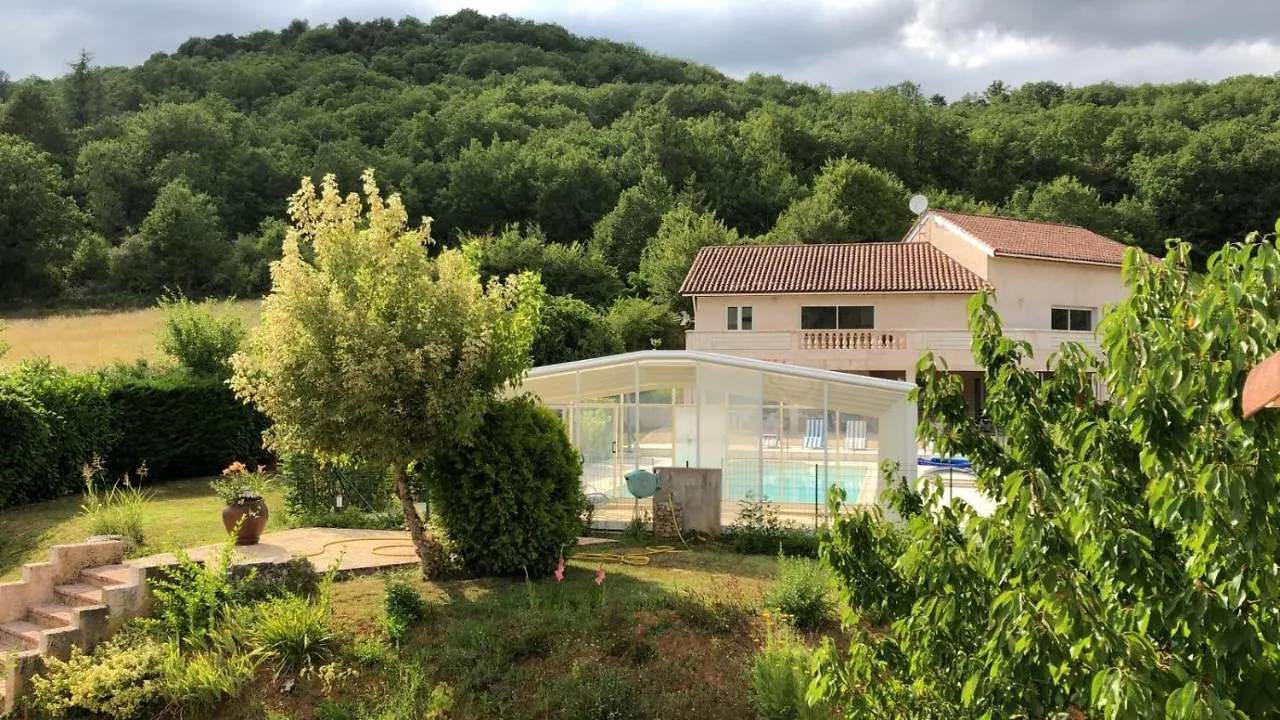 Rêve de Papillon et Nid d'Étoiles: Gîtes Interconnectés pour Grandes Familles Saint-Gery  Apartment