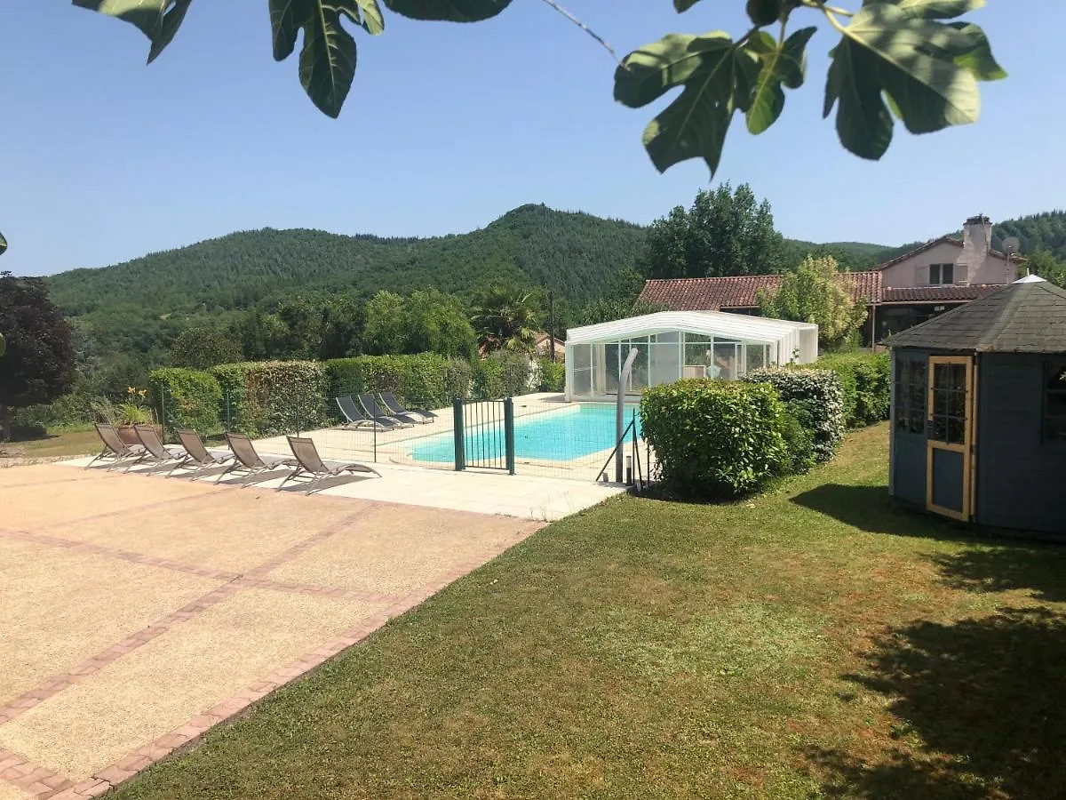 Rêve de Papillon et Nid d'Étoiles: Gîtes Interconnectés pour Grandes Familles Saint-Gery  Apartment Saint-Gery (Lot)