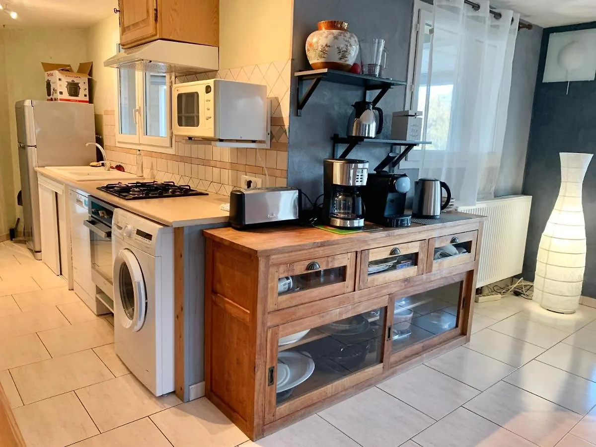 Rêve de Papillon et Nid d'Étoiles: Gîtes Interconnectés pour Grandes Familles Saint-Gery  Apartment